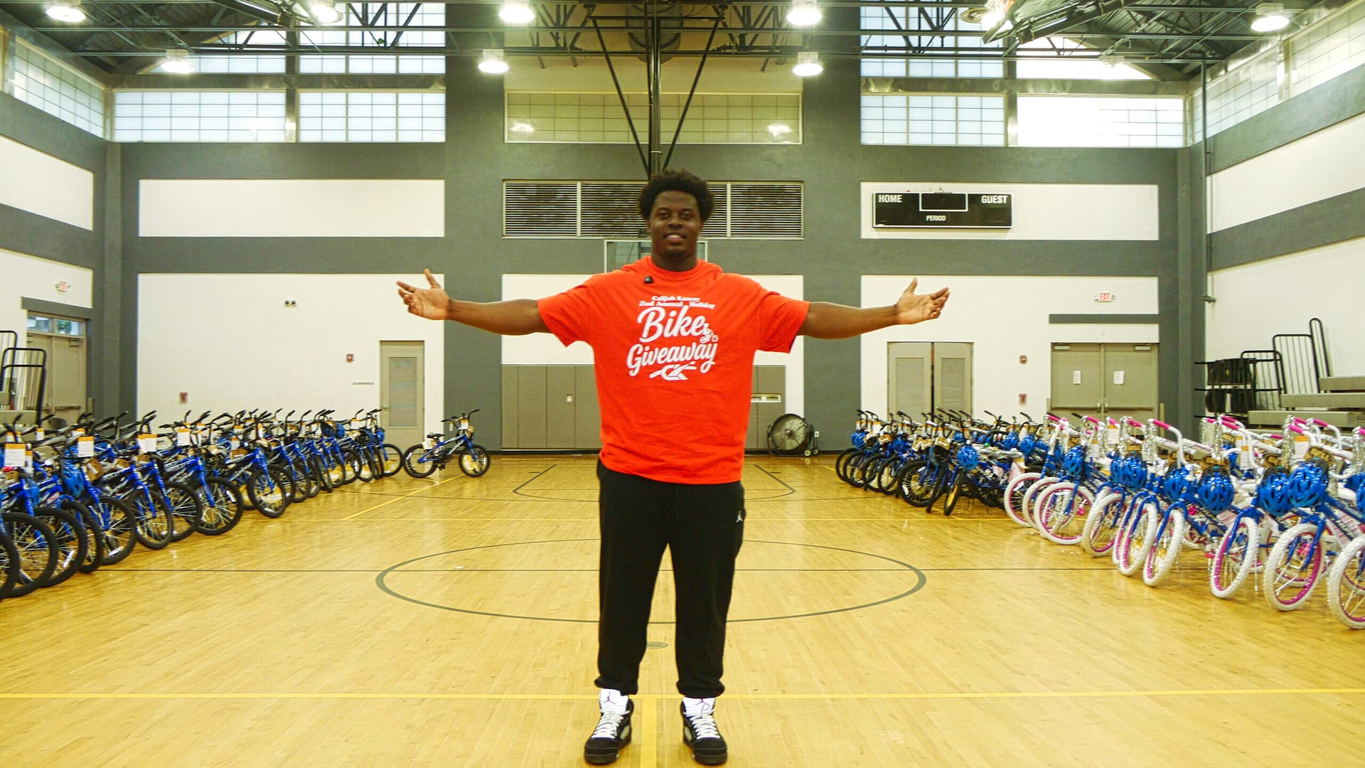 Tampa Bay Bucs, Calijah Kancey provides 200 bikes in his hometown of Miam